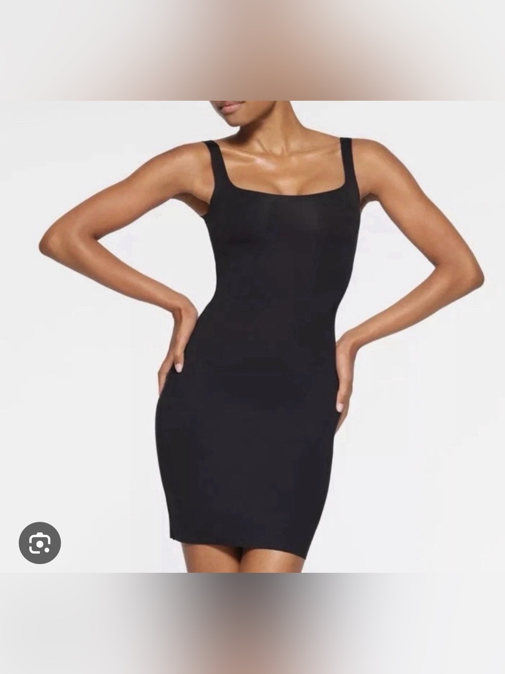 SKIMS BODY TANK DRESS
STYLE: SL-MIN-4111
COLOR: ONYX SIZE:
L